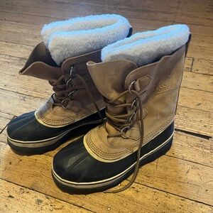 Women’s Sorel Caribou Winter Boots Size 9
